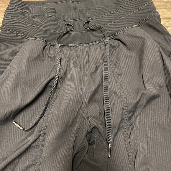 Lululemon Dance Studio Joggers Mid Rise Full Length Black Drawstring Pant Sz 0 - Picture 8 of 8